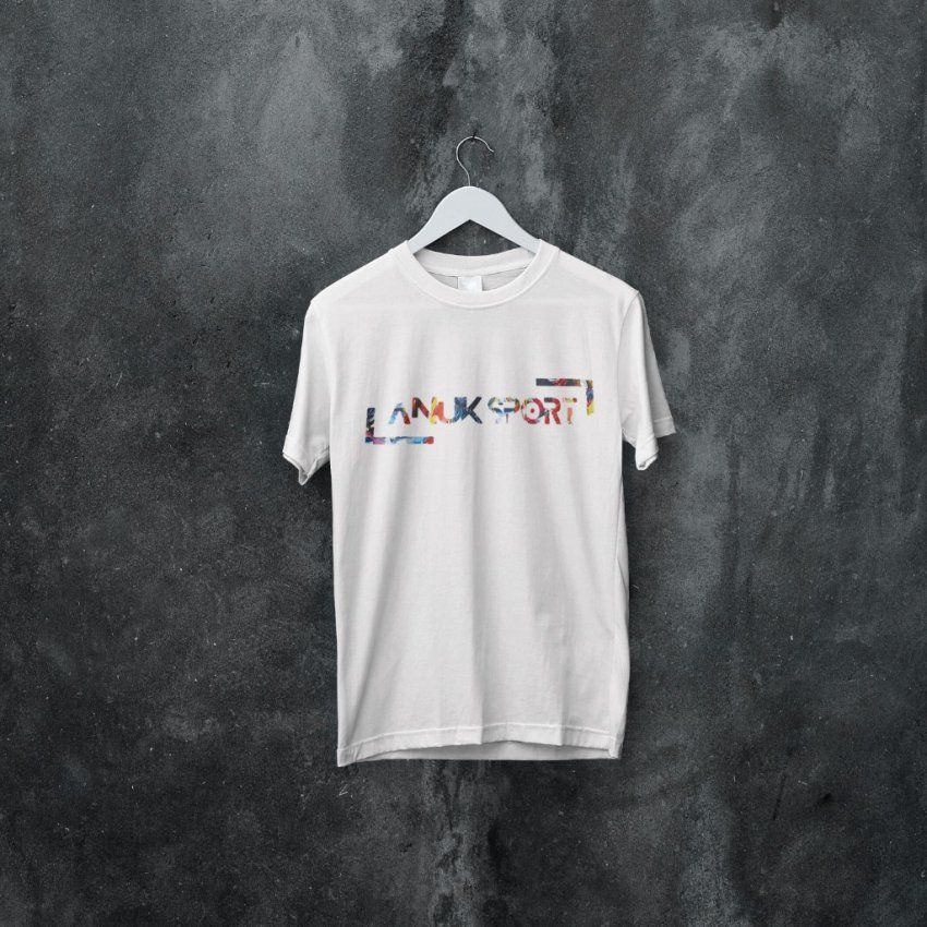 camiseta logo blanca